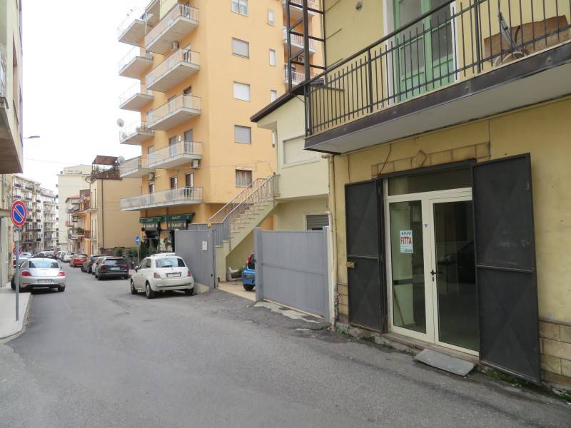 ufficio in affitto a Lamezia Terme in zona Nicastro