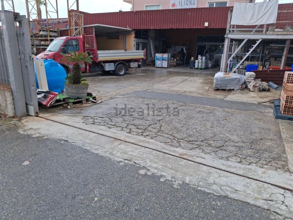 locale commerciale in affitto a Lamezia Terme