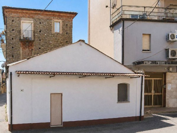 negozio in affitto a Lamezia Terme in zona Nicastro