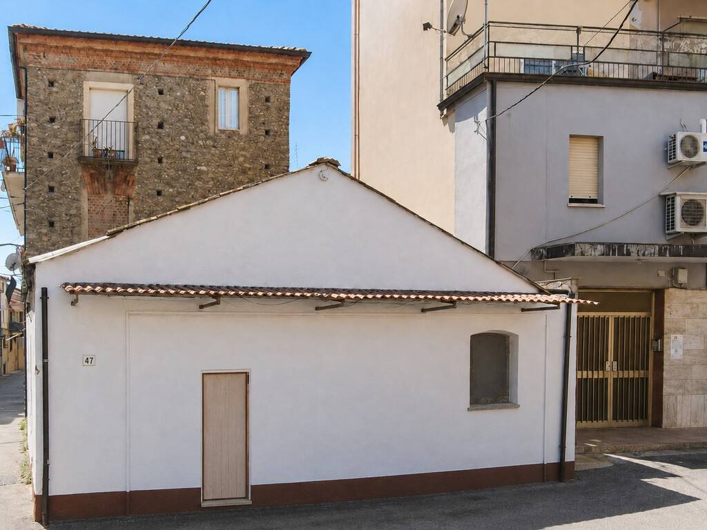 negozio in affitto a Lamezia Terme in zona Nicastro