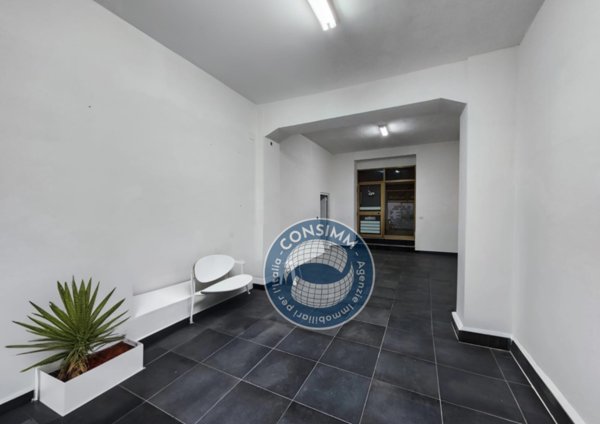 locale commerciale in affitto a Lamezia Terme in zona Sambiase