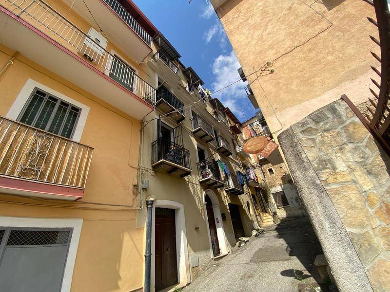 appartamento in affitto a Lamezia Terme in zona Nicastro