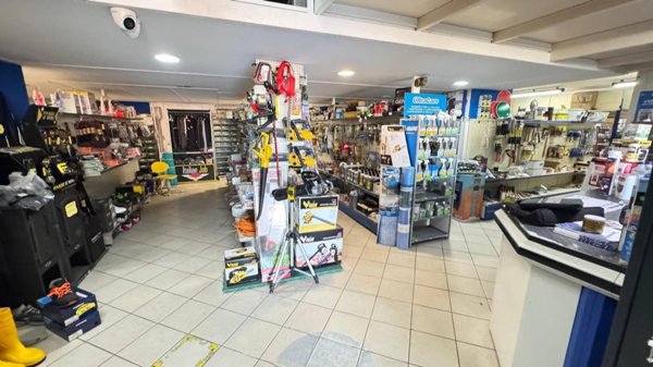 locale commerciale in affitto a Lamezia Terme