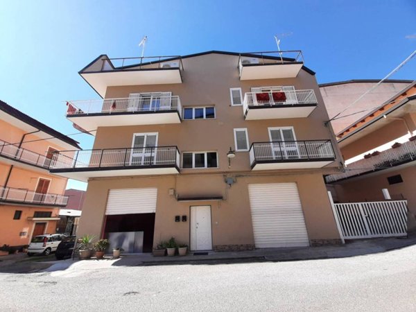 appartamento in affitto a Lamezia Terme in zona Sambiase