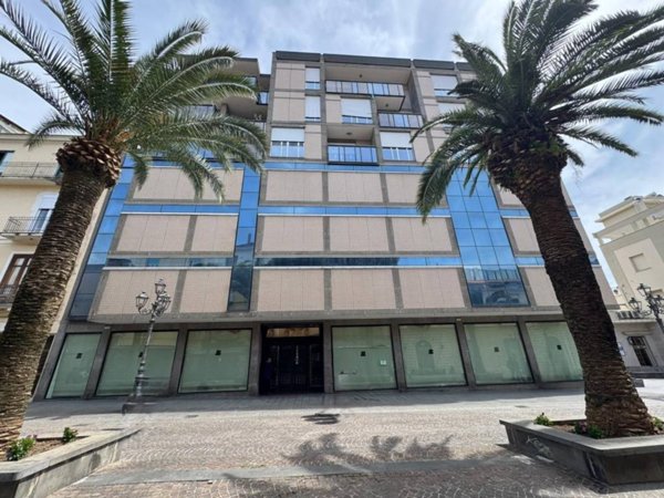 intera palazzina in affitto a Lamezia Terme in zona Sambiase