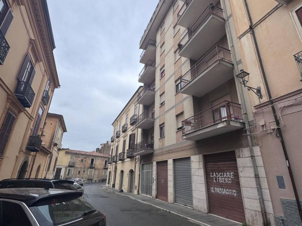 appartamento in affitto a Lamezia Terme in zona Sambiase