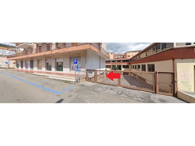 locale commerciale in affitto a Lamezia Terme in zona Sambiase