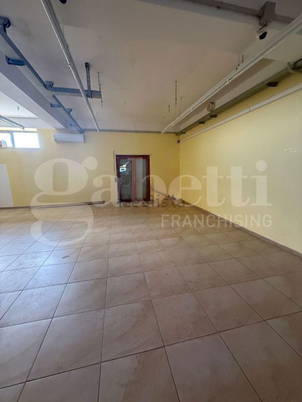 negozio in affitto a Lamezia Terme