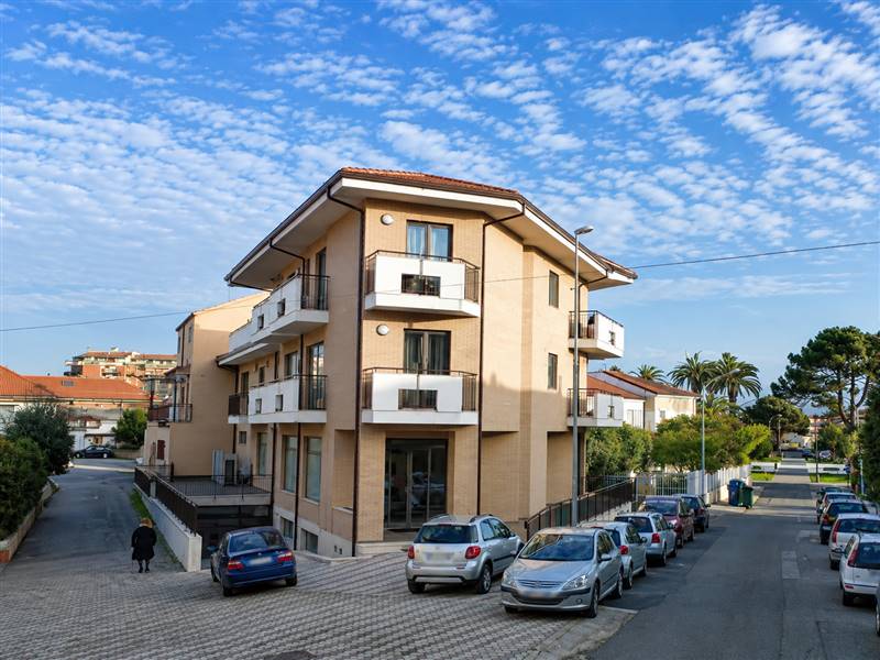 ufficio in affitto a Lamezia Terme in zona Sant'Eufemia Lamezia