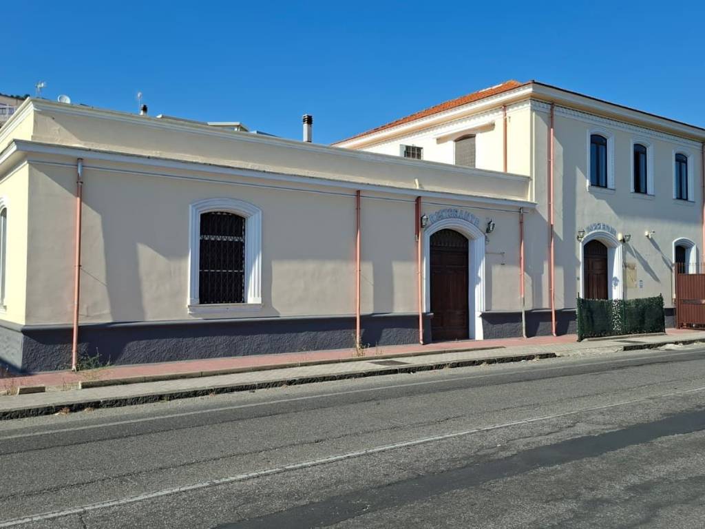 negozio in affitto a Lamezia Terme in zona Nicastro