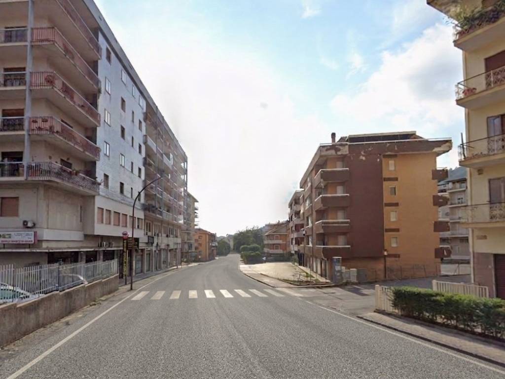negozio in affitto a Lamezia Terme in zona Nicastro