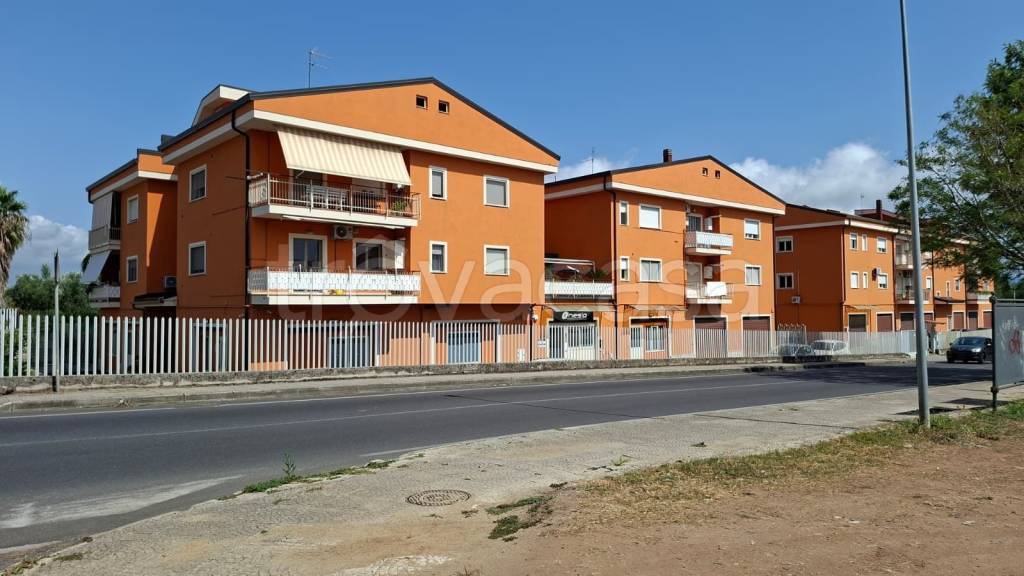 locale commerciale in affitto a Lamezia Terme