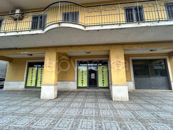 negozio in affitto a Bovalino