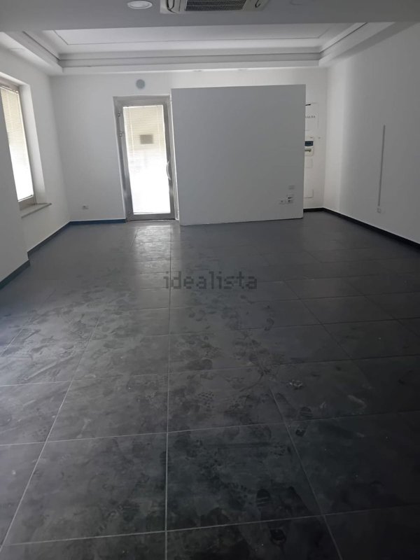 negozio in affitto a Bovalino