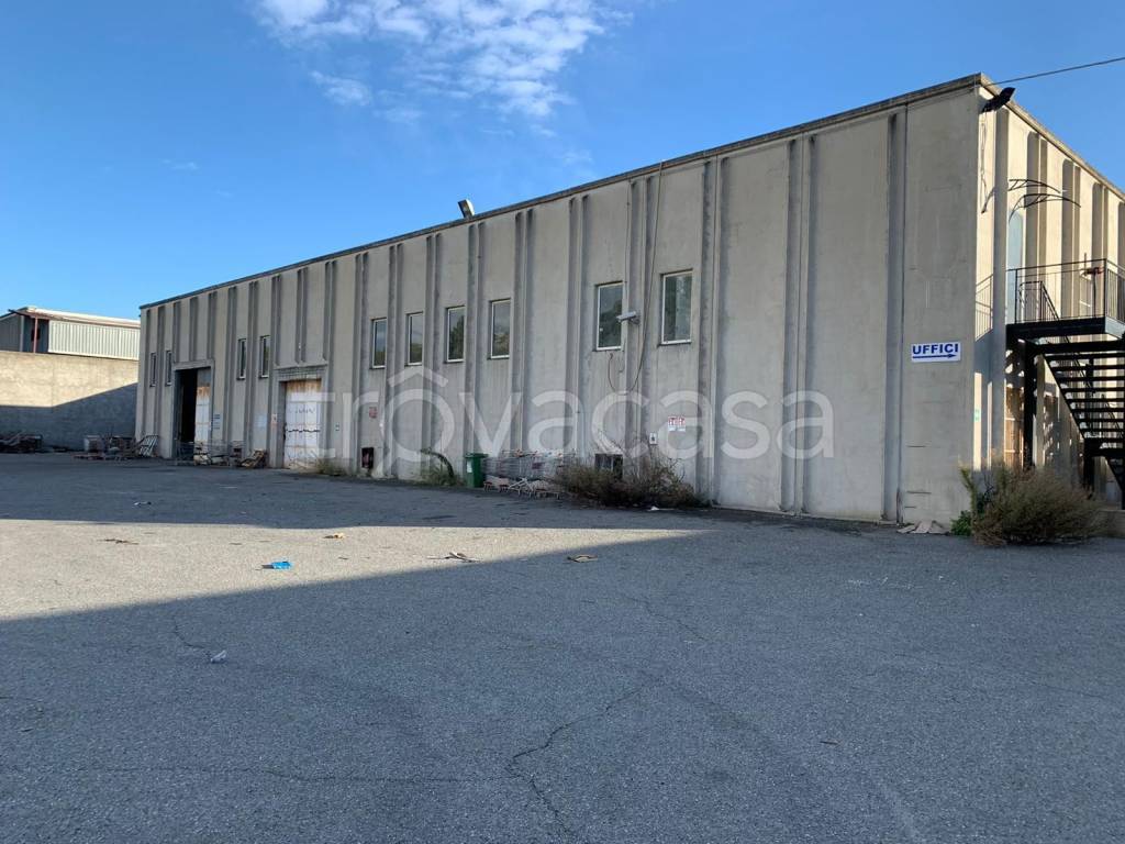 locale commerciale in affitto a Bova Marina