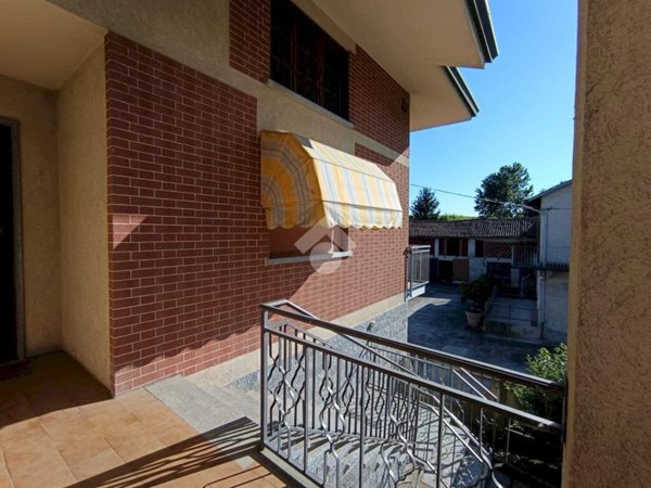 casa indipendente in affitto ad Agliano Terme in zona Salere