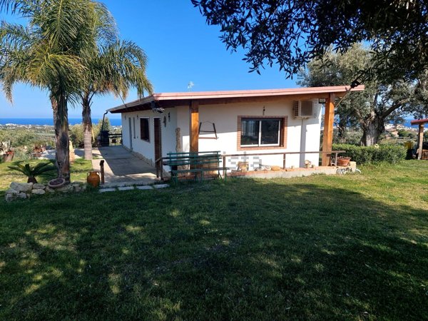 casa indipendente in affitto a Locri