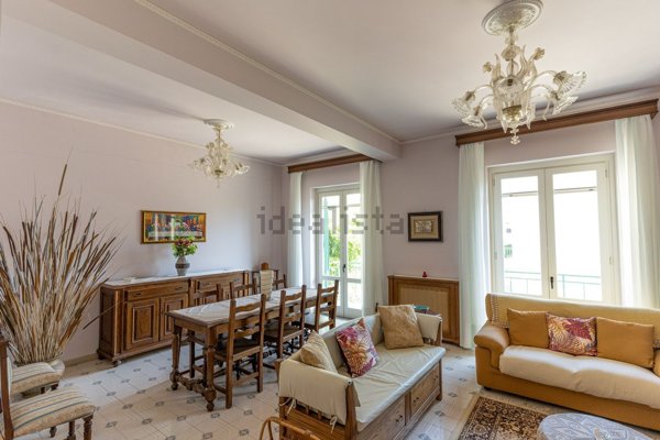 appartamento in affitto a Locri