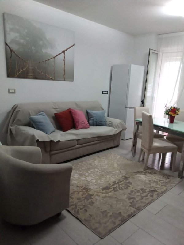 appartamento in affitto a Locri