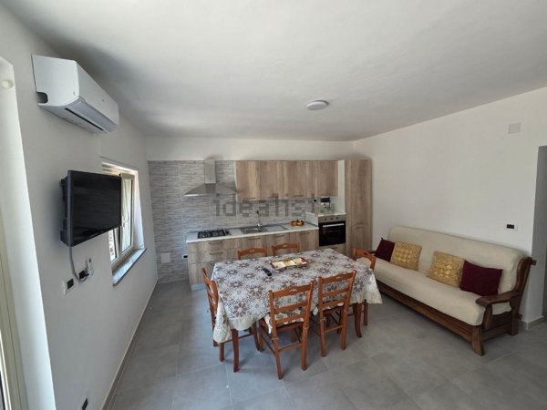 appartamento in affitto a Locri