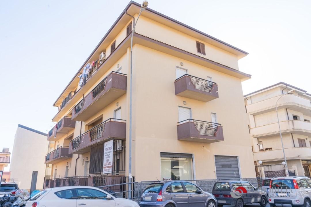 negozio in affitto a Melito di Porto Salvo