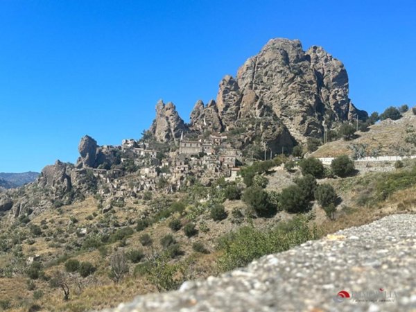 appartamento in affitto a Melito di Porto Salvo in zona Pentidattilo