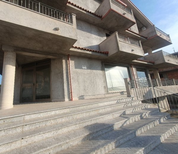 locale commerciale in affitto a Motta San Giovanni in zona Lazzaro