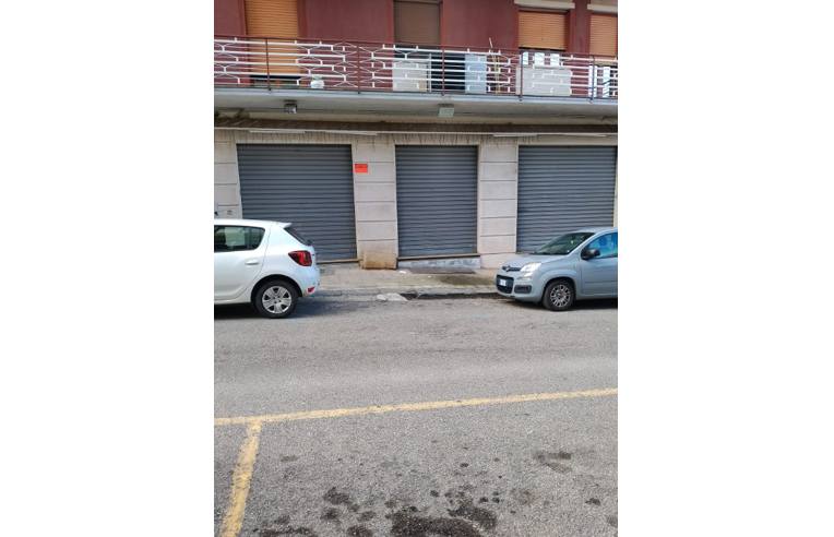 negozio in affitto a Palmi