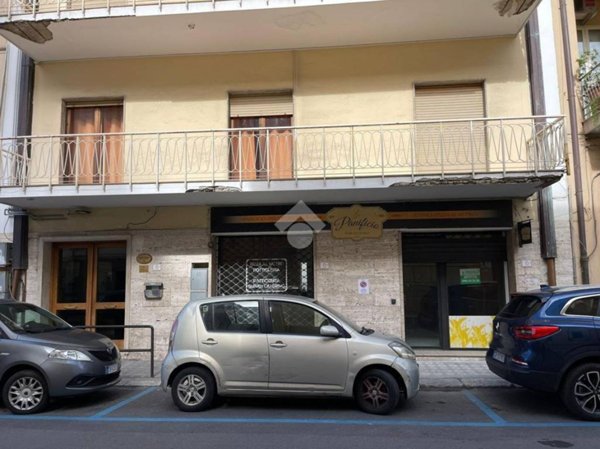 locale commerciale in affitto a Reggio di Calabria in zona Centro Storico