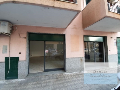 negozio in affitto a Reggio di Calabria in zona Sbarre