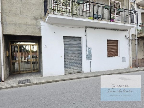 locale commerciale in affitto a Reggio di Calabria in zona Ravagnese
