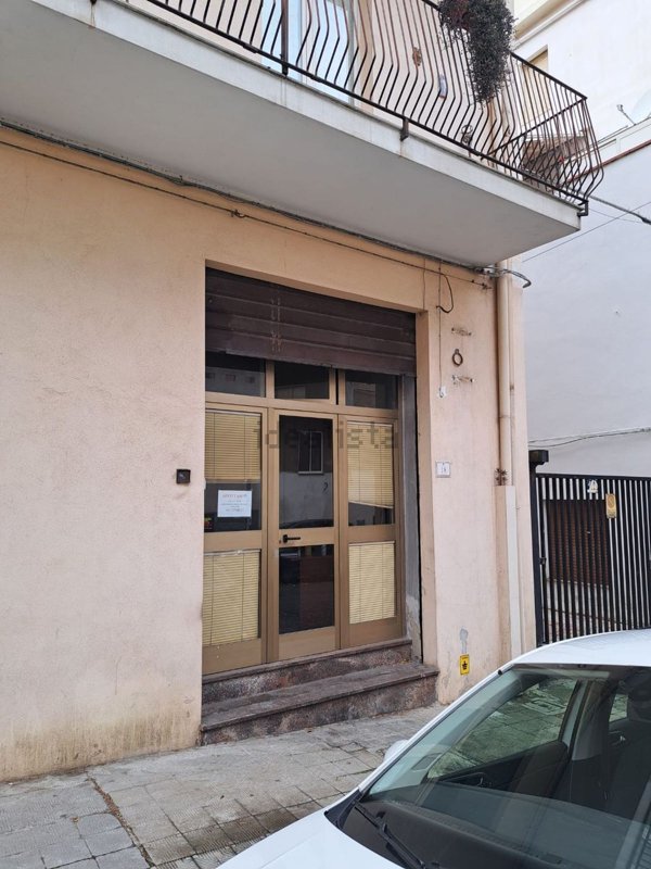locale commerciale in affitto a Reggio di Calabria in zona Centro Storico