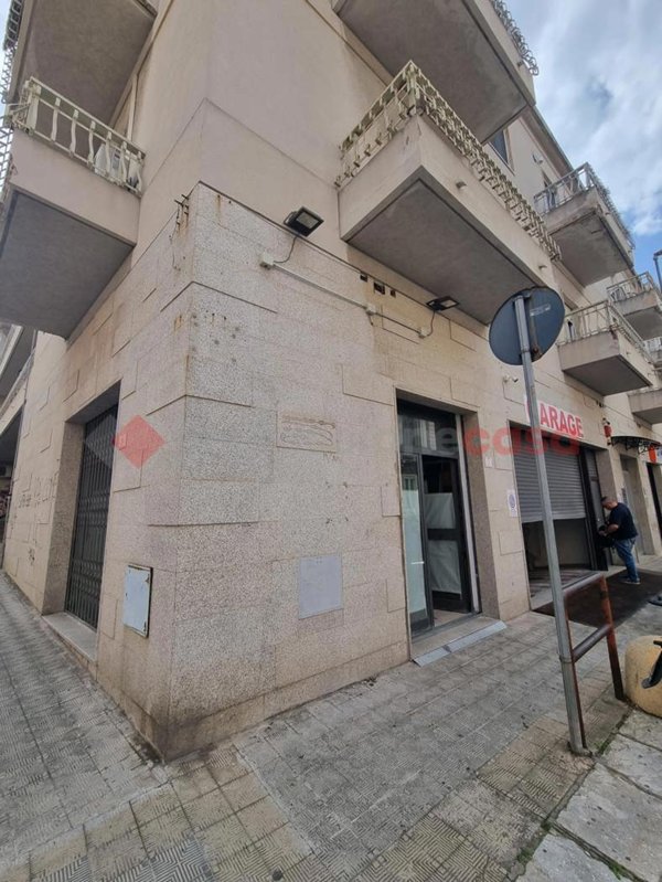 negozio in affitto a Reggio di Calabria in zona Centro Storico