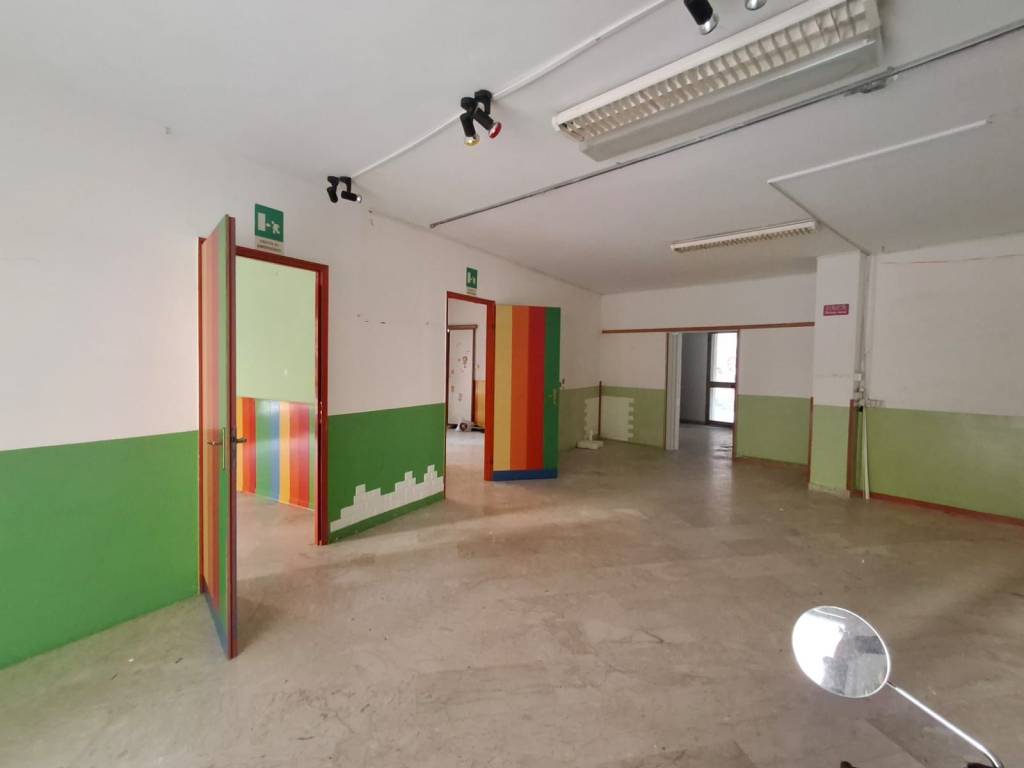 negozio in affitto a Reggio di Calabria in zona San Brunello