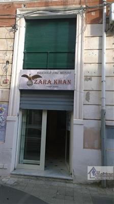 locale commerciale in affitto a Reggio di Calabria in zona Centro Storico