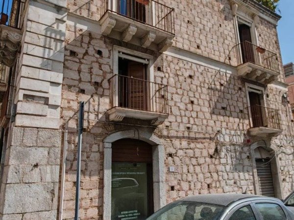 negozio in affitto a Reggio di Calabria in zona Centro Storico