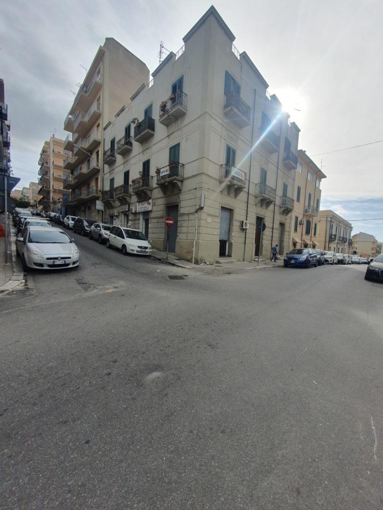 negozio in affitto a Reggio di Calabria