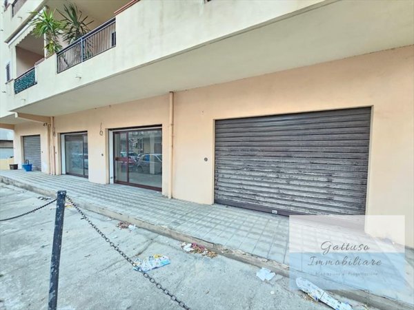 negozio in affitto a Reggio di Calabria in zona Gebbione