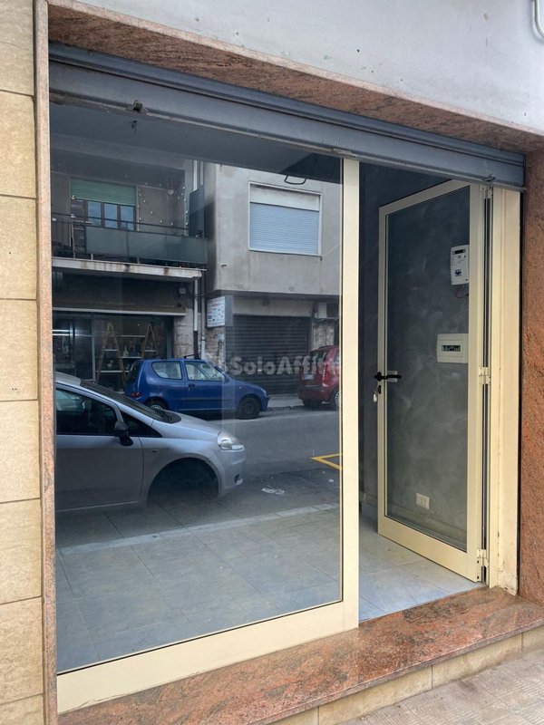 locale commerciale in affitto a Reggio di Calabria in zona Sbarre
