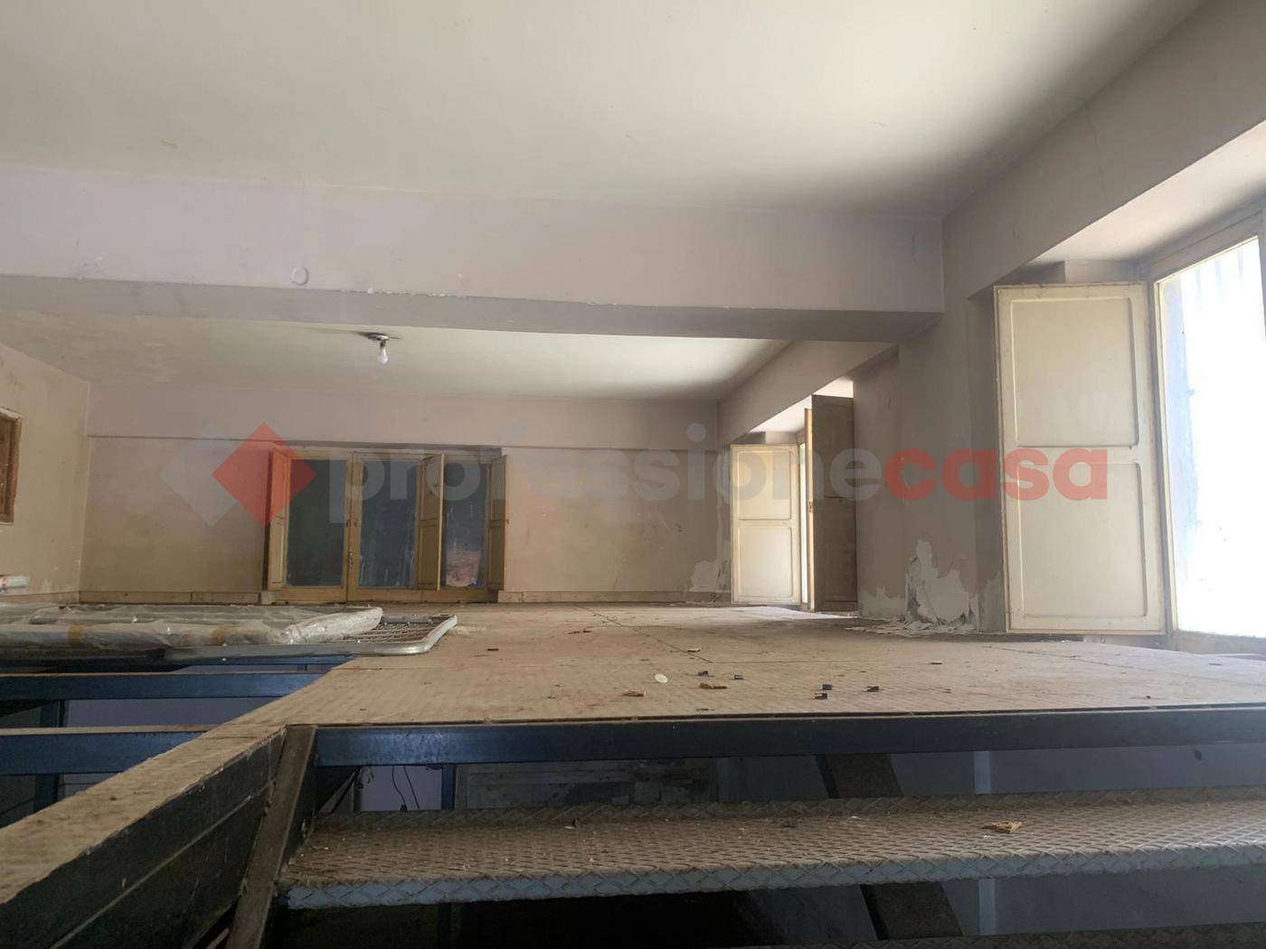 locale di sgombero in affitto a Reggio di Calabria