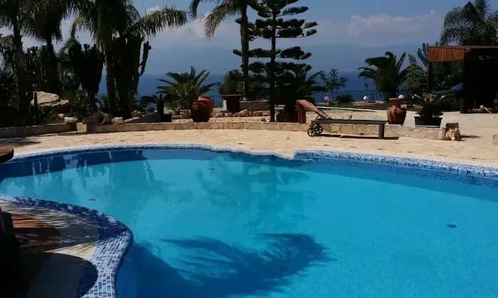 casa indipendente in vendita a Reggio di Calabria in zona San Leo
