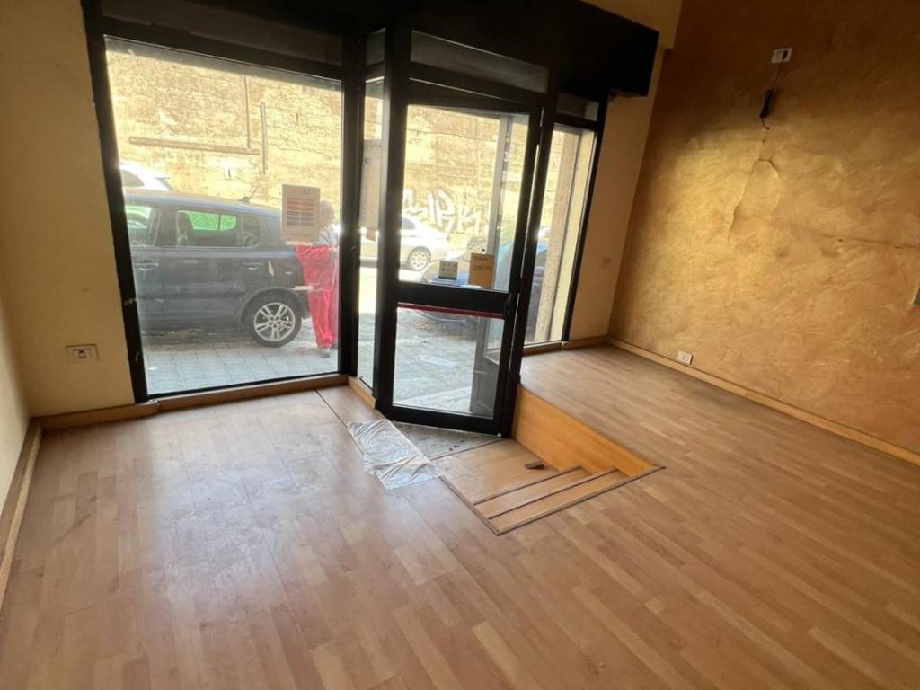 negozio in affitto a Reggio di Calabria in zona Spirito Santo