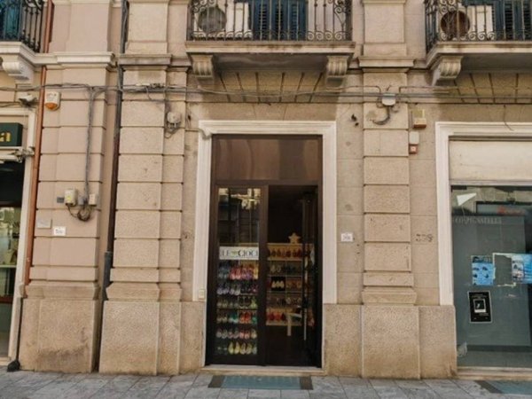 negozio in affitto a Reggio di Calabria in zona Centro Storico