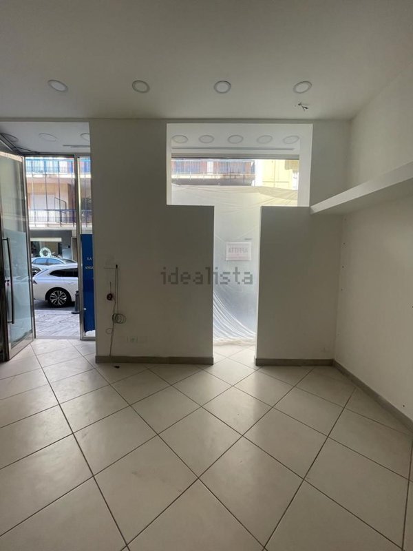 locale commerciale in affitto a Reggio di Calabria in zona Centro Storico