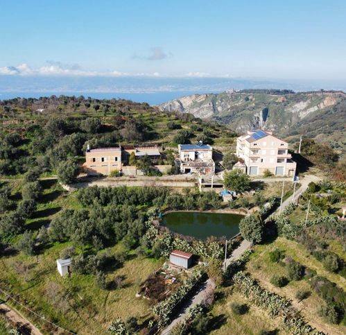 casa indipendente in affitto a Reggio di Calabria in zona Ortì