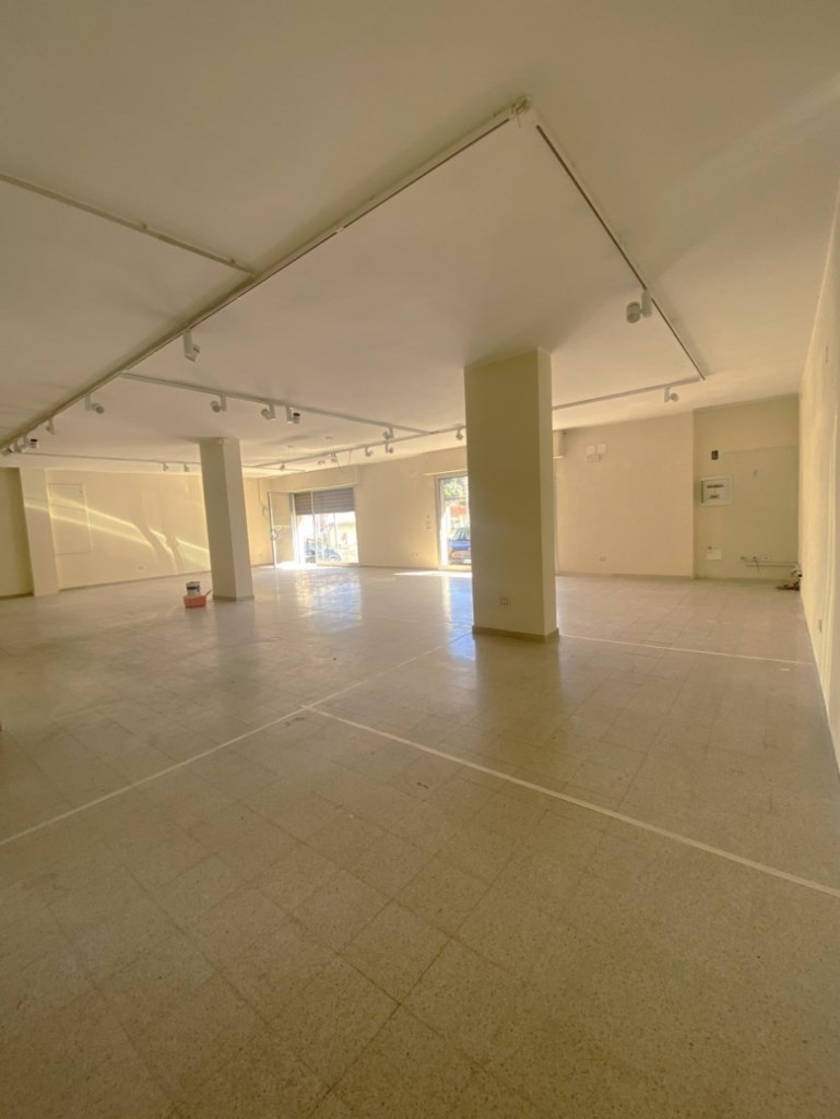 negozio in affitto a Reggio di Calabria in zona Sbarre