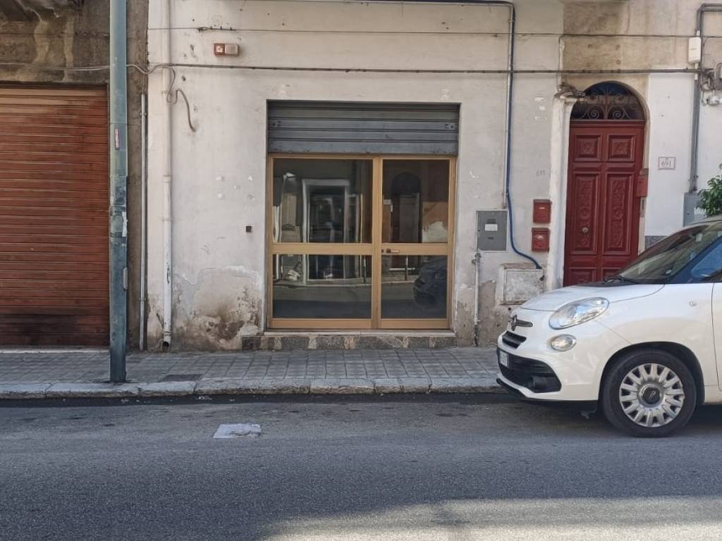 negozio in affitto a Reggio di Calabria in zona San Sperato