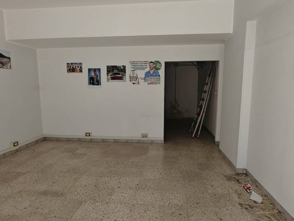 locale commerciale in affitto a Reggio di Calabria in zona Tremulini