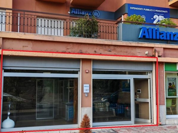 negozio in affitto a Reggio di Calabria in zona Vito
