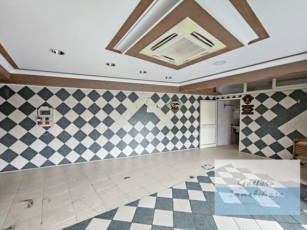 locale commerciale in affitto a Reggio di Calabria in zona Saracinello